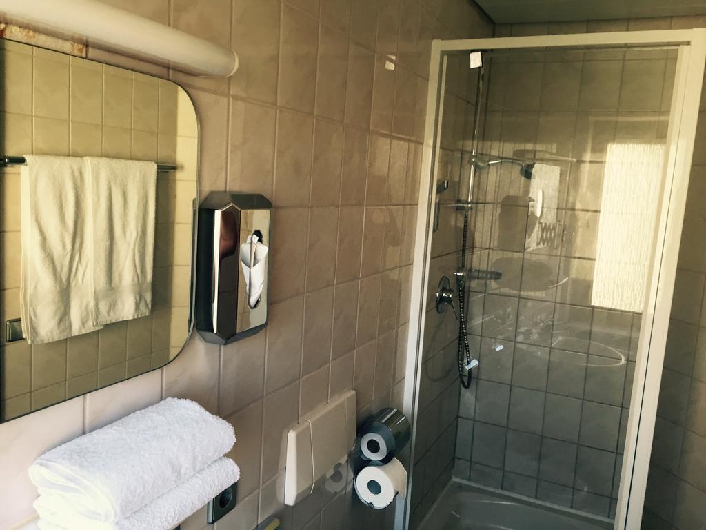 Motels21 Sersheim Екстериор снимка